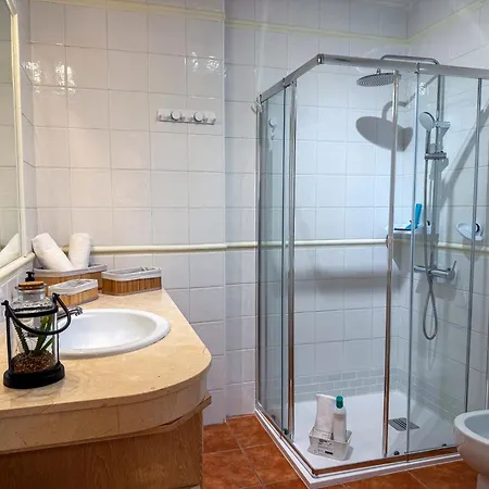Magnificent Balcon With Sea And Pool View Apartamento *
