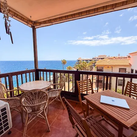 Magnificent Balcon With Sea And Pool View Apartamento *