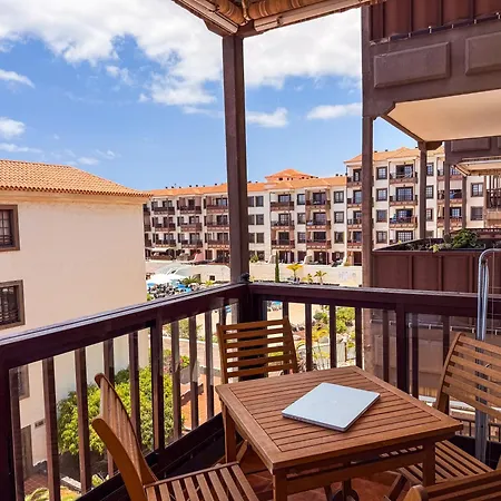 Апартаменты Magnificent Balcon With Sea And Pool View Коста-дель-Силенцио