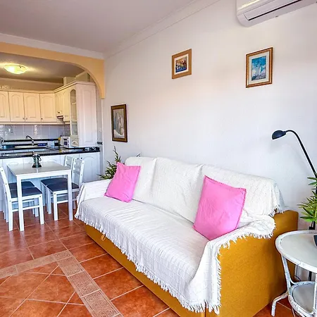 Magnificent Balcon With Sea And Pool View Коста-дель-Силенцио