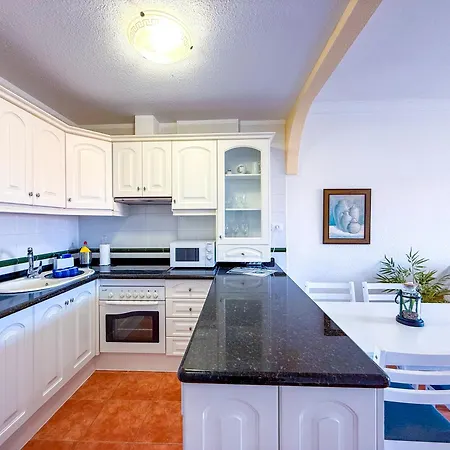 Апартаменты Magnificent Balcon With Sea And Pool View Коста-дель-Силенцио